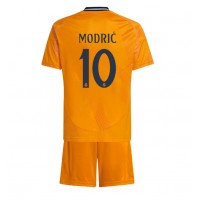 Real Madrid Luka Modric #10 Bortedraktsett Barn 2024-25 Kortermet (+ Korte bukser)